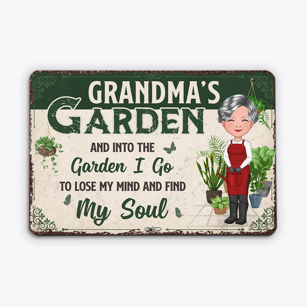 Personalized Mommy/Grandma's Exquisite Garden Metal Sign