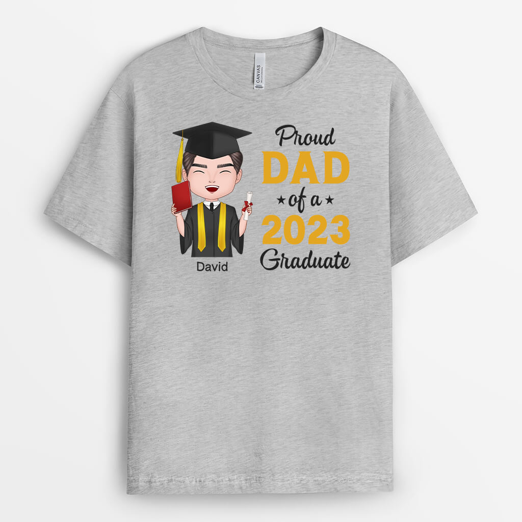 Personalized Proud Mom Of A Graduate T-Shirt